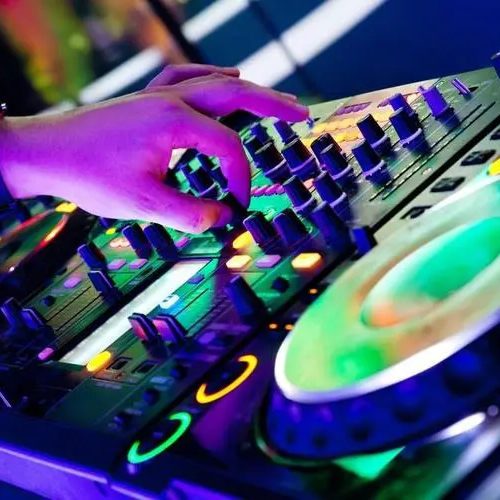  海口DJ小马哥-世纪酒吧、巴塞酒吧、凯丝酒吧、上上酒吧唯一指定DJ